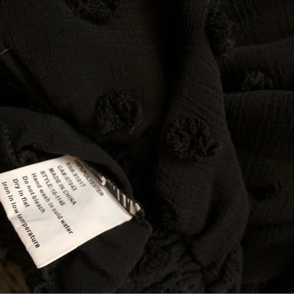 Blouse black 3/4 sleeve, elastic waist, snap closure - Picture 5 of 6